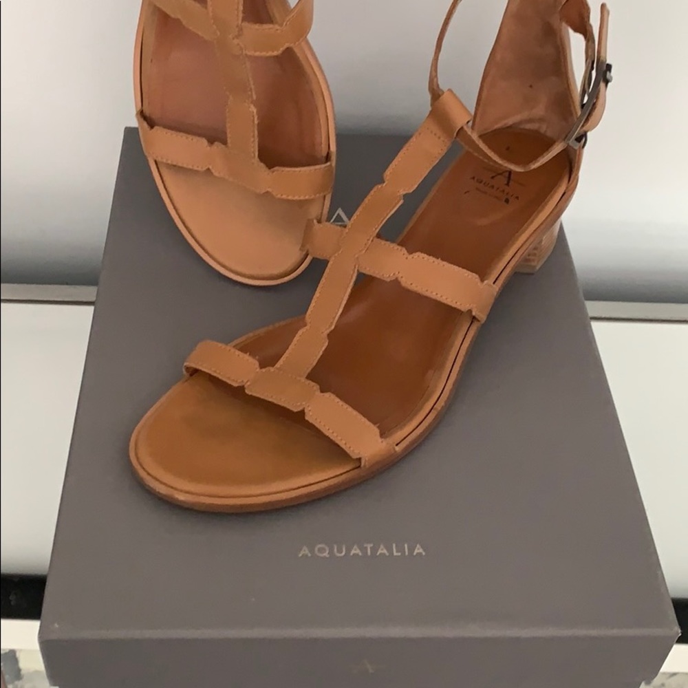 High end Aquatalia woman’s sandals